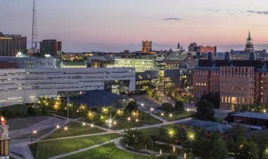 5 tips for writing a standout college admissions essay (from University of Cincinnati)