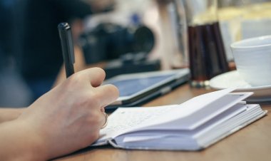 COLLEGE ESSAY TIPS from Hamilton College