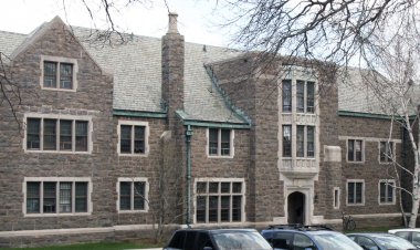 Essay by Lorena De Leon Class of 2022 in Connecticut College